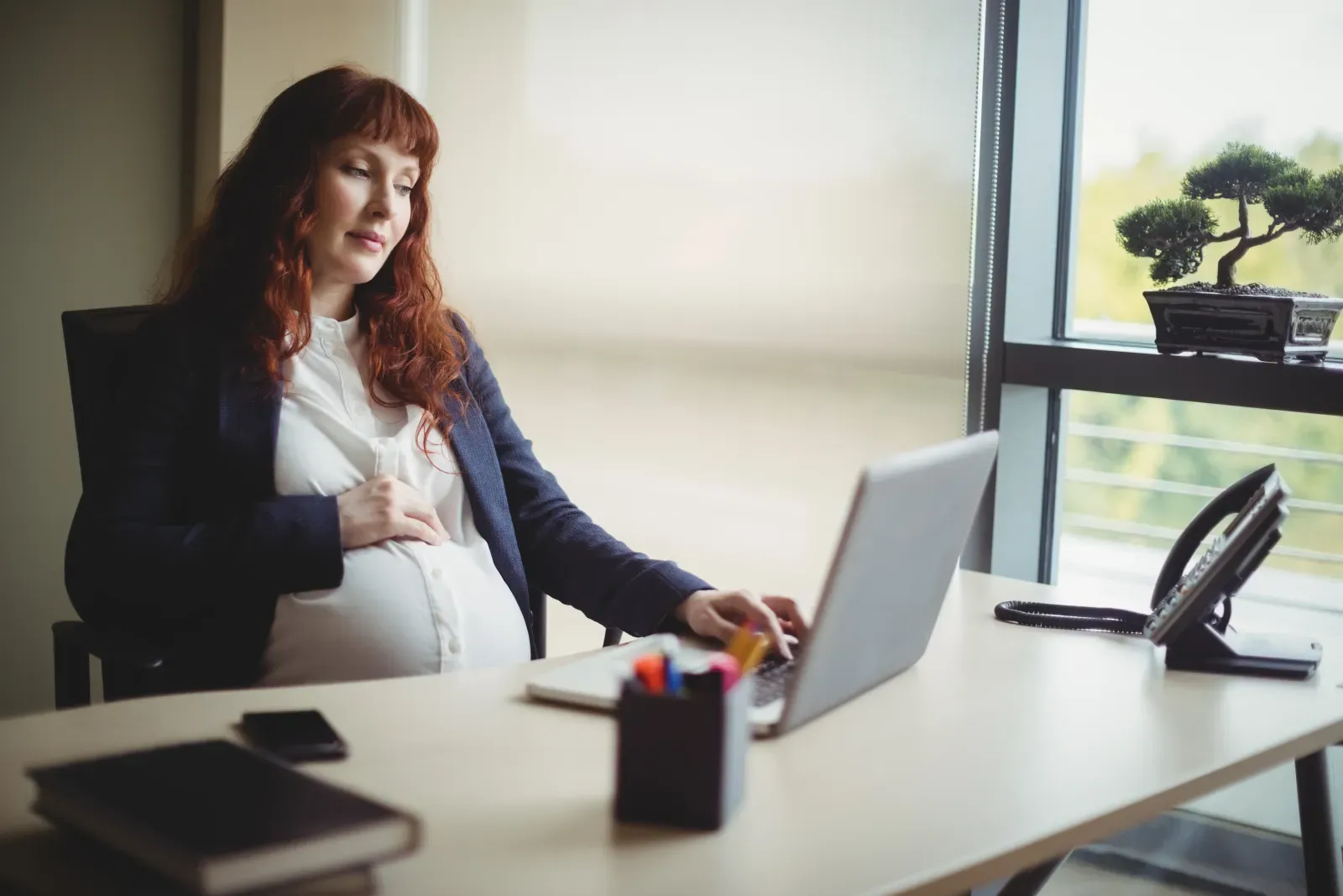 Baja por maternidad para autónomas: requisitos y prestación