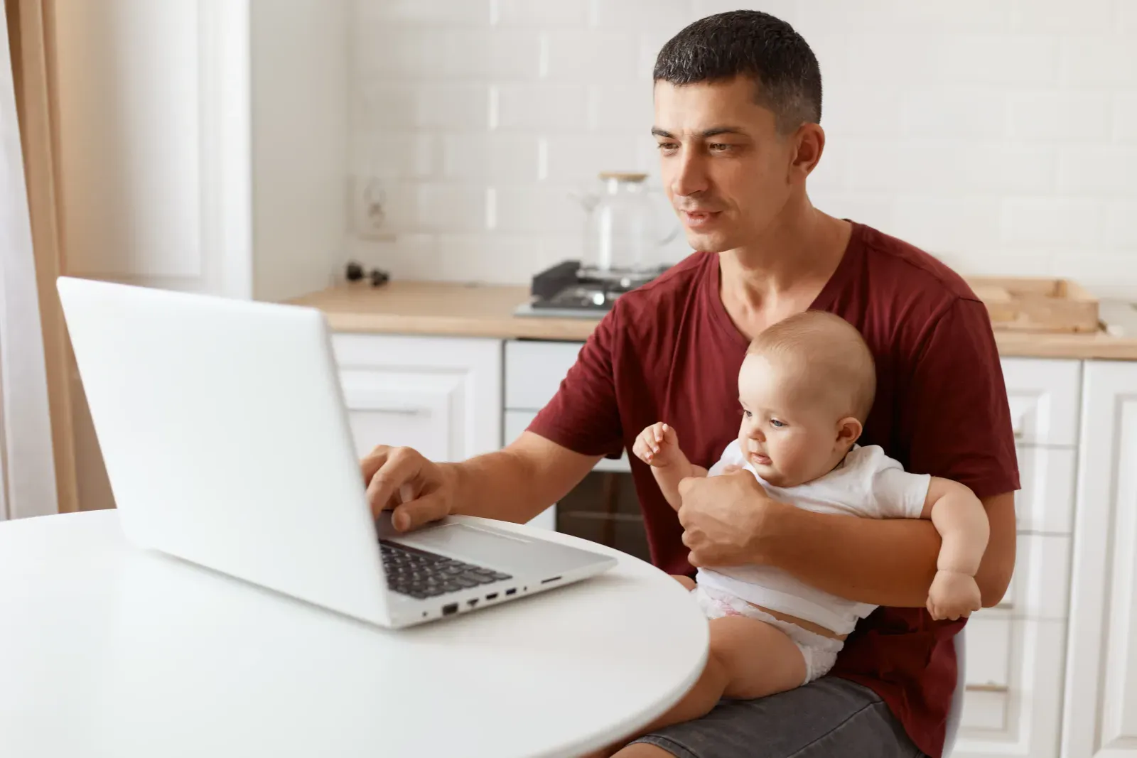Baja por paternidad para autónomos: requisitos y prestación